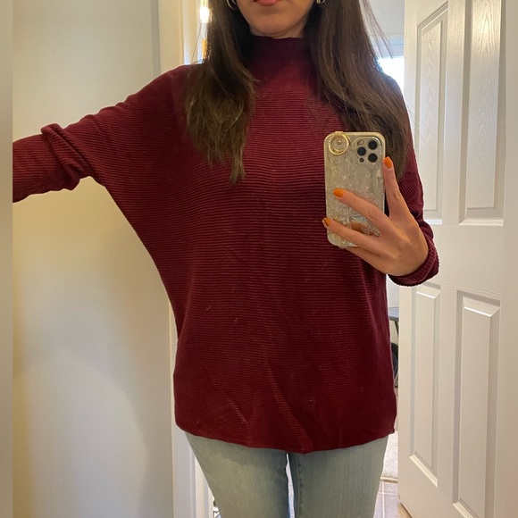 Burgundy champagne loose sweater - Picture 3 of 3